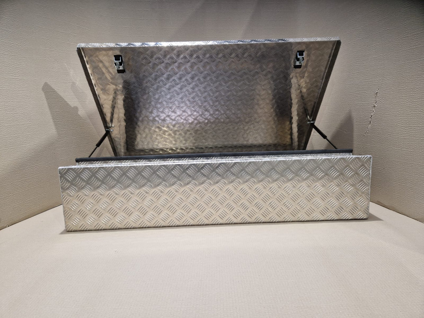 Land Rover Roof Rack Wedge Box - Front Hinge