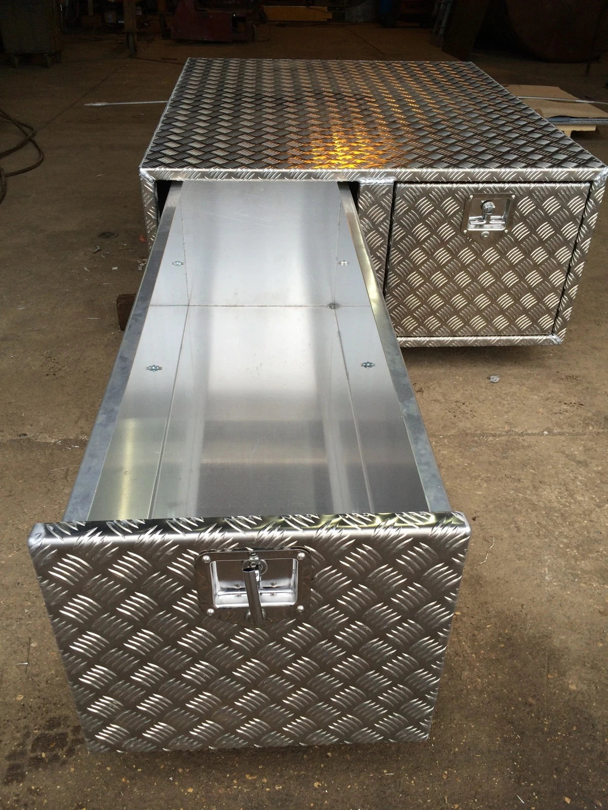 Heavy duty aluminium double drawer